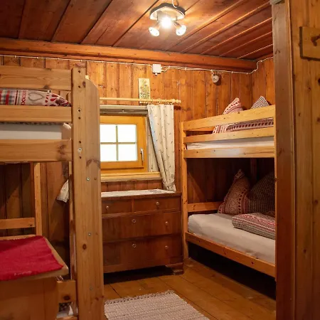 Cozy Holiday In Near Forest 펜션