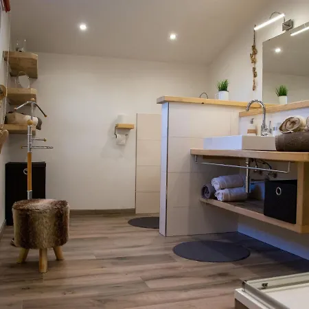Cozy Holiday In Near Forest 度假居 蒂尔塞